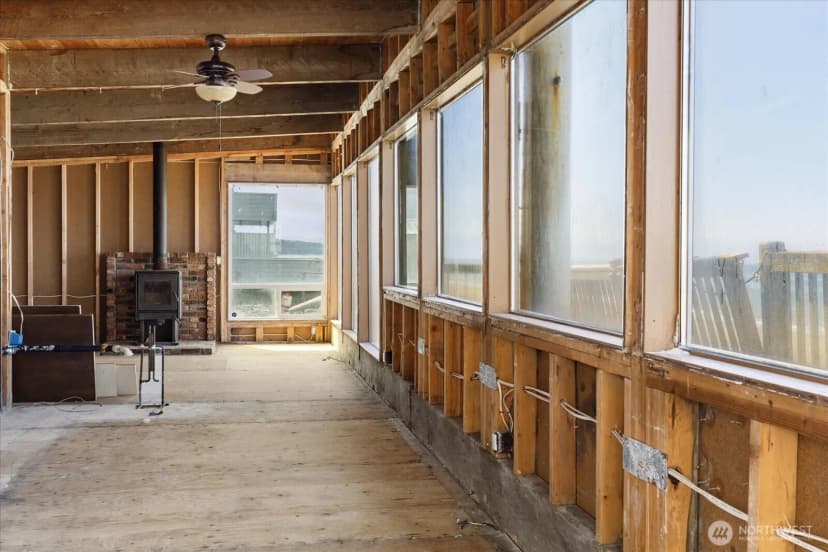 Property photo for 2511 West Beach Road, Oak Harbor photo 12