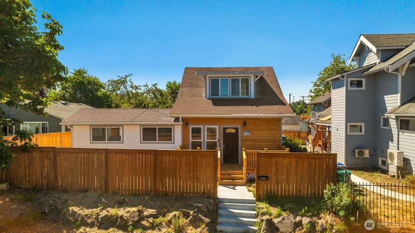 Property photo for 3907 S Angel Place, Seattle