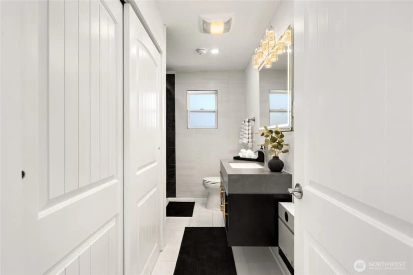 Property photo for 3907 S Angel Place, Seattle photo 13
