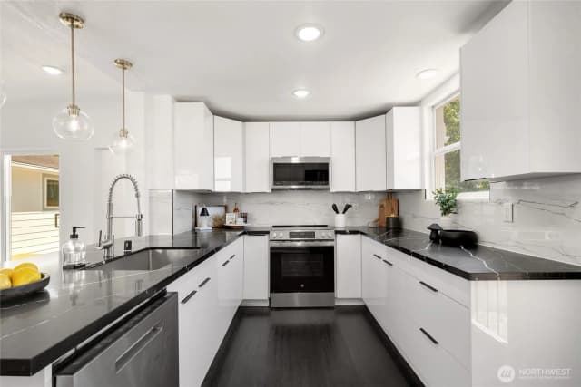 Property photo for 3907 S Angel Place, Seattle photo 3