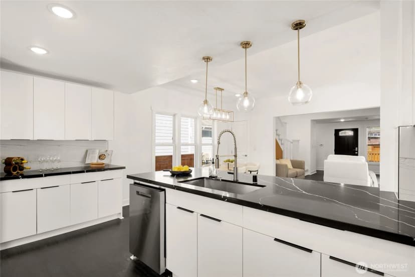 Property photo for 3907 S Angel Place, Seattle photo 17
