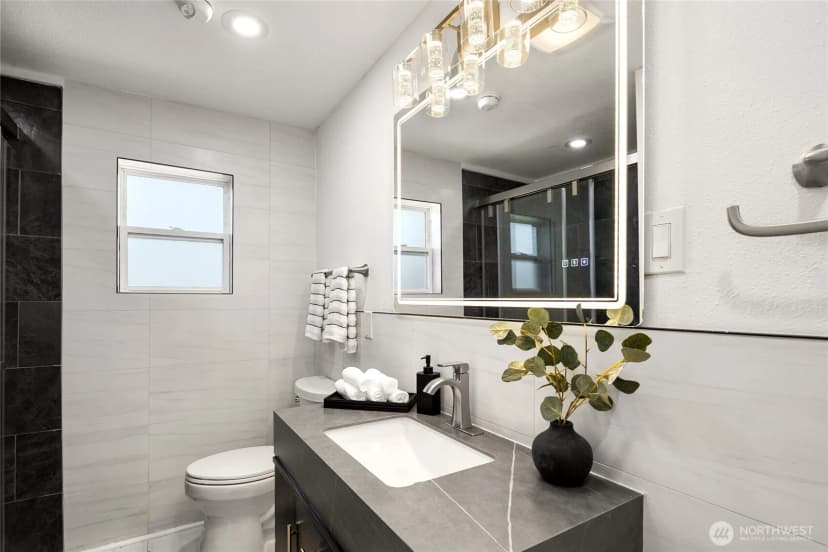Property photo for 3907 S Angel Place, Seattle photo 6