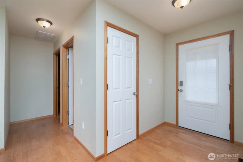 Property photo for 1202 Decatur Circle #20b, Burlington photo 7