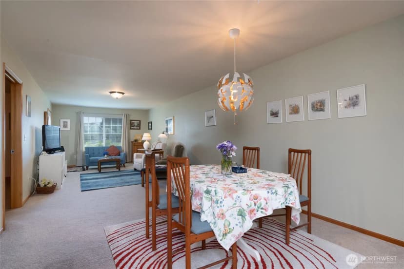 Property photo for 1202 Decatur Circle #20b, Burlington photo 14