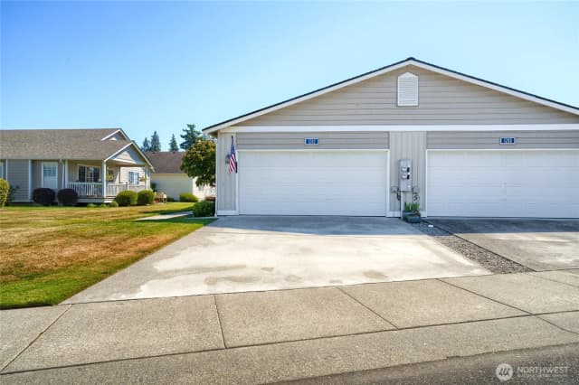 Property photo for 1202 Decatur Circle #20b, Burlington photo 4