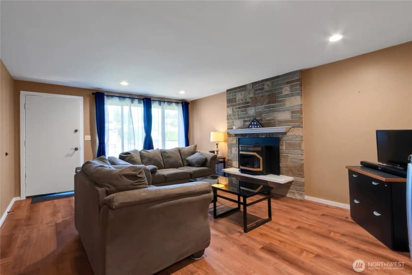 Property photo for 6414 157th Street Ct E, Puyallup photo 8
