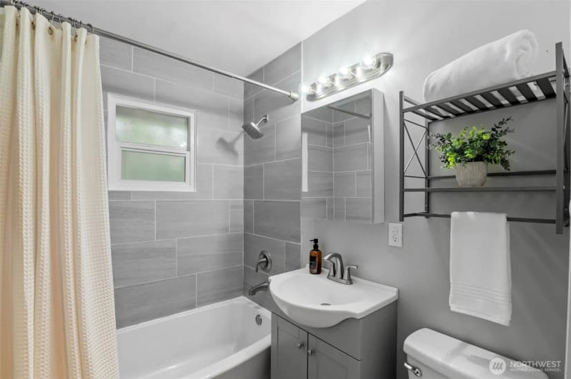 Property photo for 707 Avenue K, Snohomish photo 18