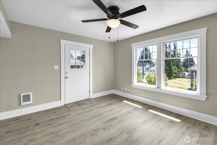 Property photo for 2502 Harrison Avenue, Everett photo 5