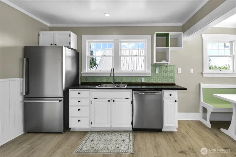 Property photo for 2502 Harrison Avenue, Everett photo 9