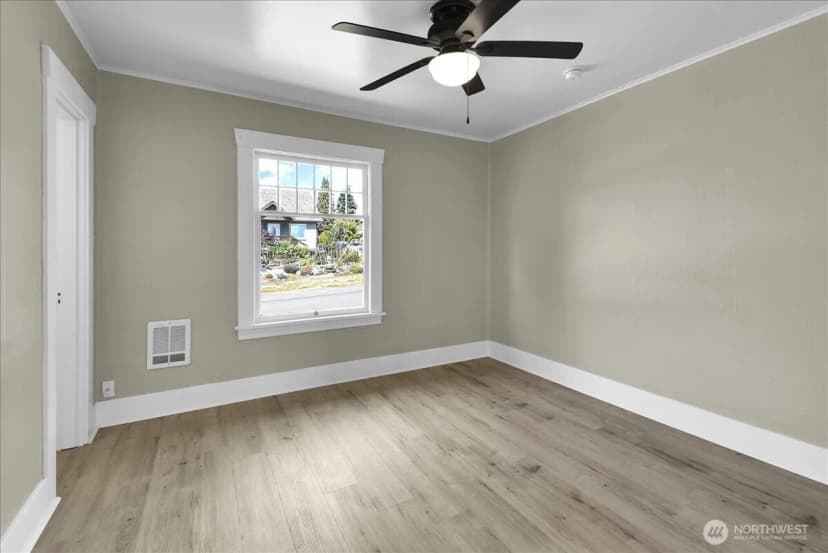 Property photo for 2502 Harrison Avenue, Everett photo 11