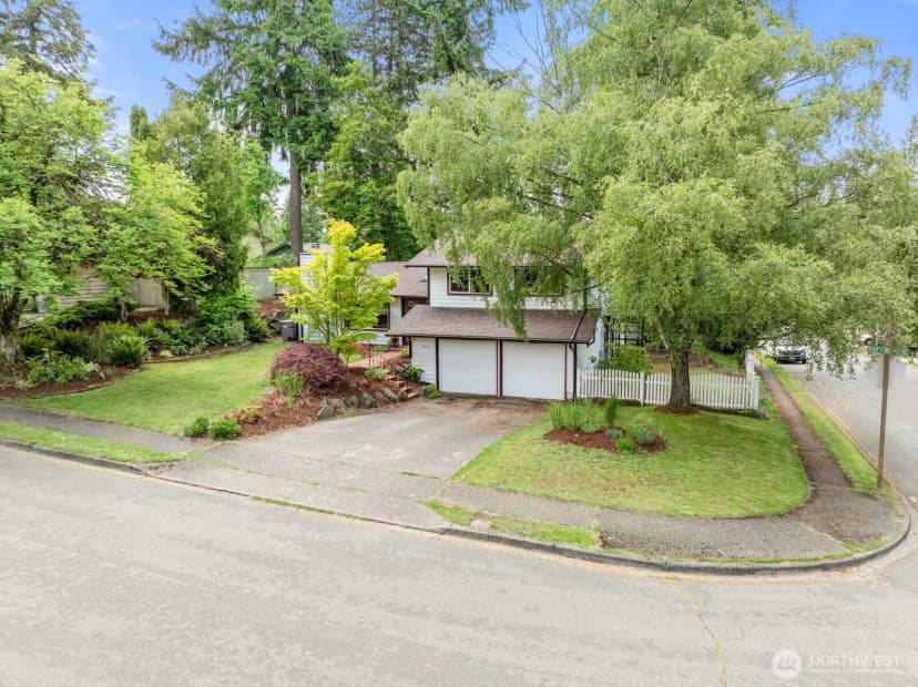 Property photo for 1933 Dayton Drive Se, Renton photo 36