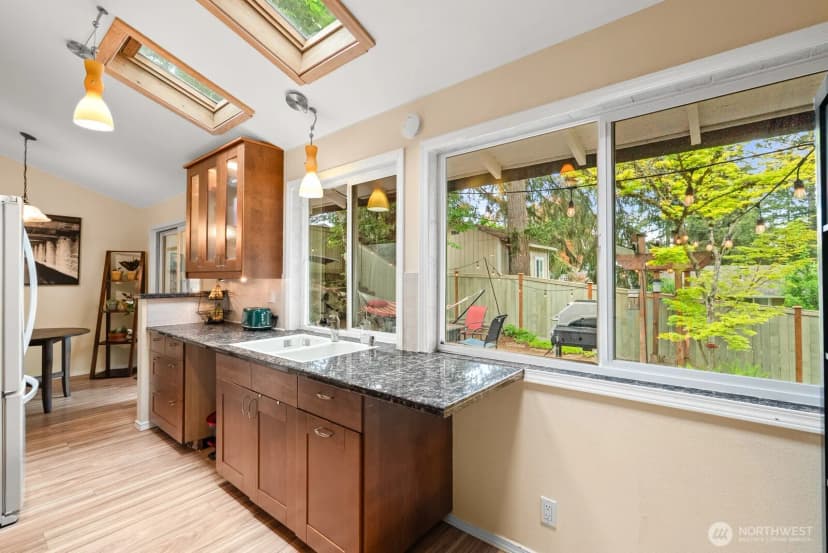 Property photo for 1933 Dayton Drive Se, Renton photo 15