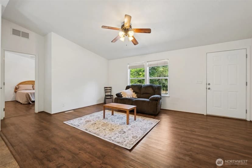 Property photo for 2437 140th Avenue Sw, Tenino photo 4