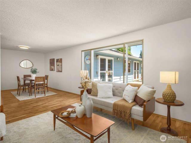Property photo for 13316 15th Avenue Ne, Seattle photo 4