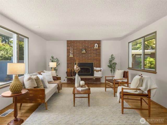 Property photo for 13316 15th Avenue Ne, Seattle photo 3