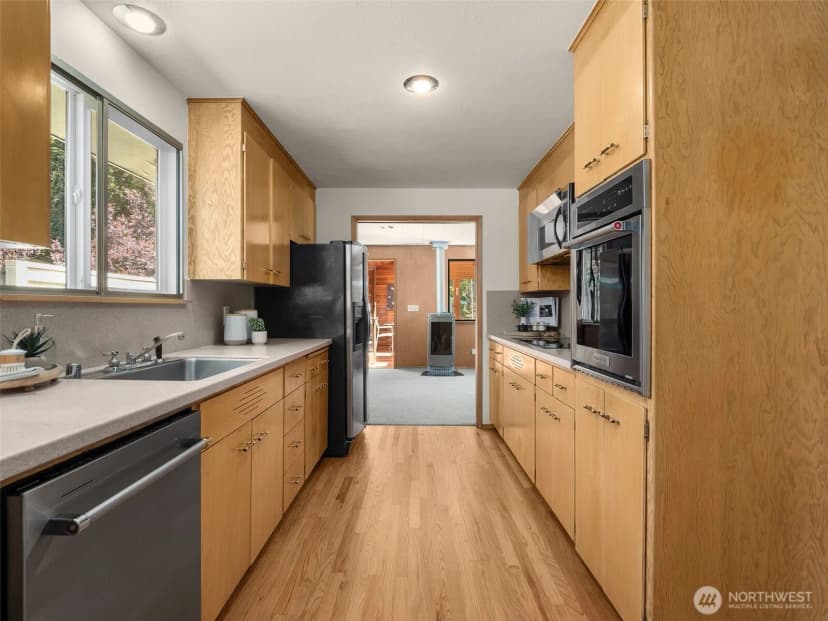 Property photo for 13316 15th Avenue Ne, Seattle photo 6