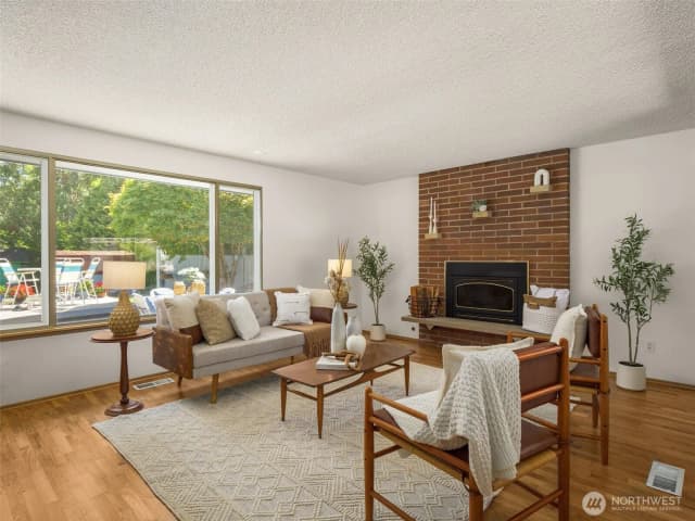 Property photo for 13316 15th Avenue Ne, Seattle photo 2