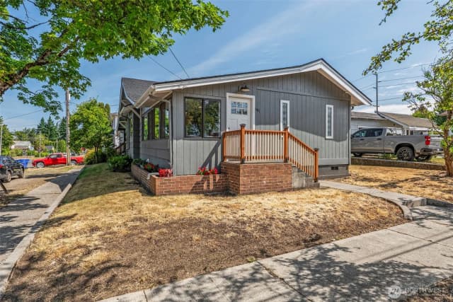 Property photo for 601 Columbia Street, Kelso photo 3