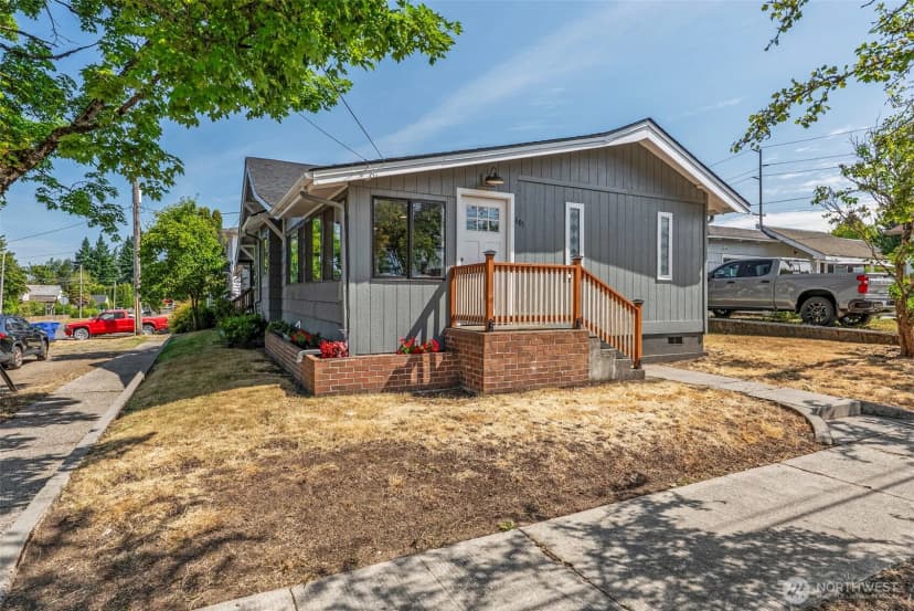 Property photo for 601 Columbia Street, Kelso photo 3