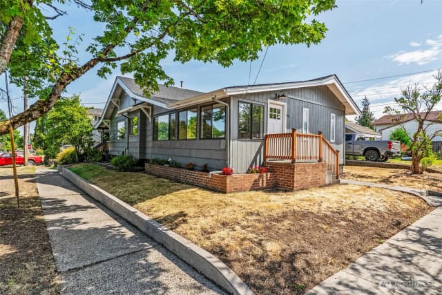 Property photo for 601 Columbia Street, Kelso