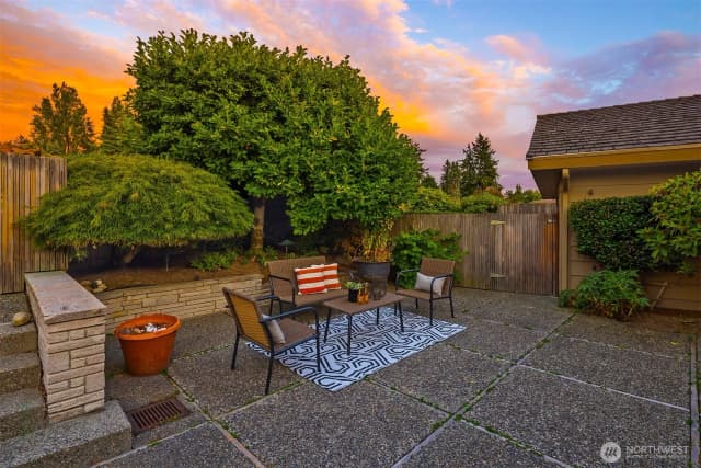 Property photo for 6805 83rd Avenue Se, Mercer Island photo 3