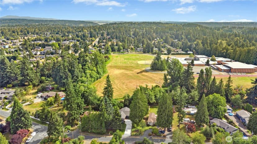Property photo for 3110 Russet Road, Brier photo 32