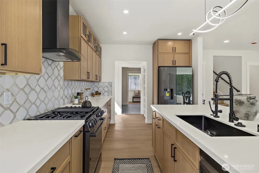 Property photo for 2700 W Smith Street, Seattle photo 10