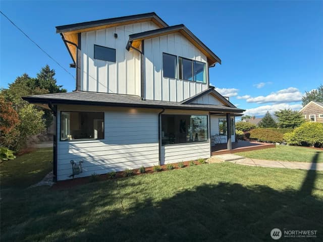 Property photo for 2700 W Smith Street, Seattle photo 4