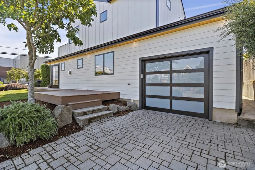 Property photo for 2700 W Smith Street, Seattle photo 5