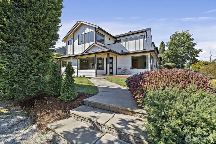 Property photo for 2700 W Smith Street, Seattle photo 3