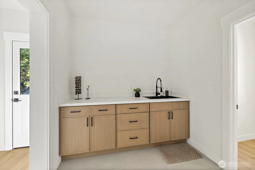 Property photo for 2700 W Smith Street, Seattle photo 32