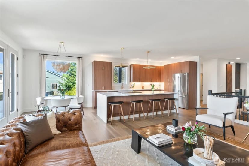 Property photo for 1321 S Sunset Drive, Tacoma photo 12