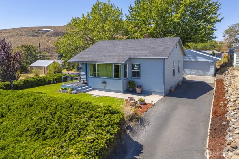 Property photo for 203 Columbia Rd, Ephrata