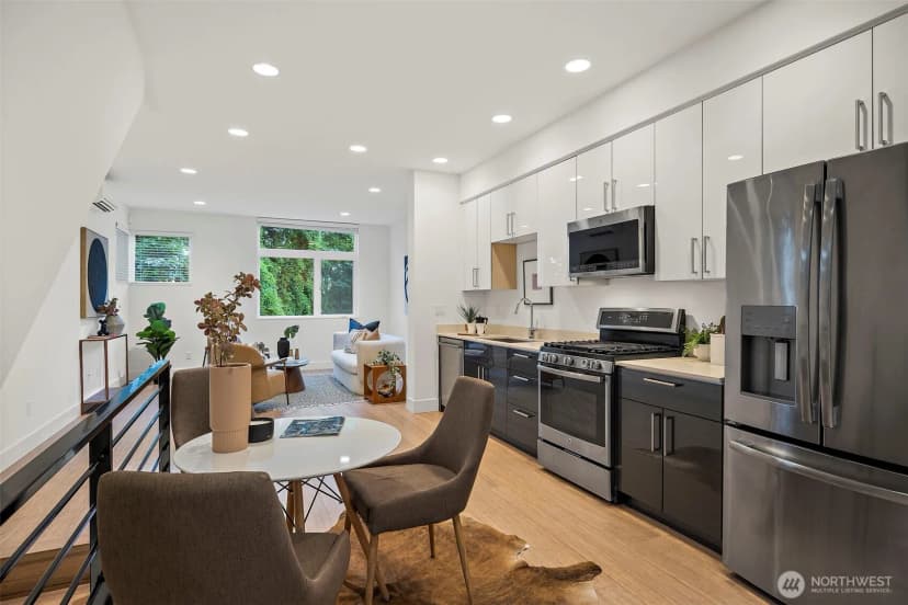 Property photo for 1505 Lakeview Boulevard E, Seattle photo 7