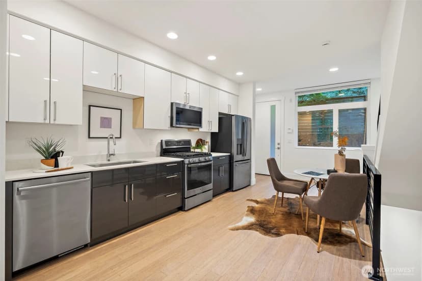 Property photo for 1505 Lakeview Boulevard E, Seattle photo 10