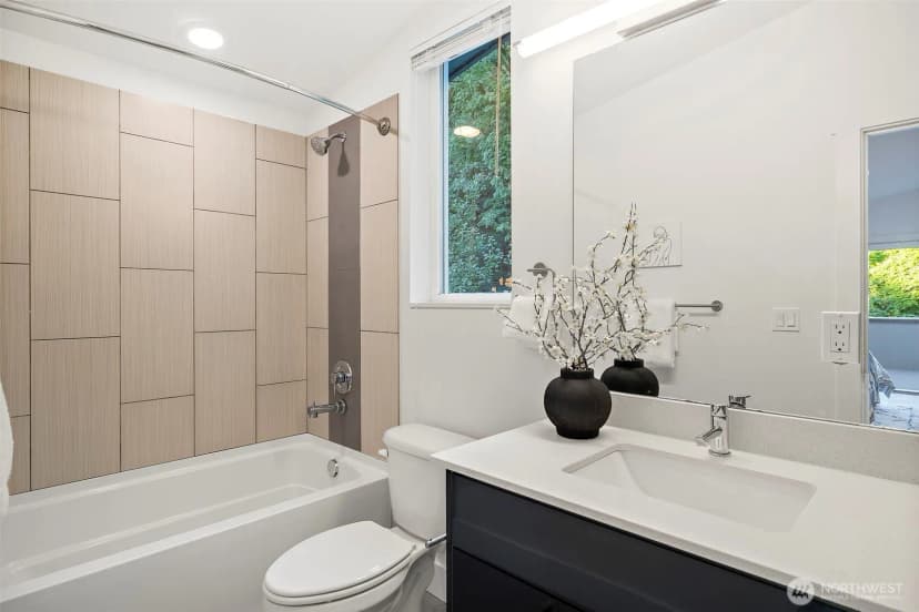 Property photo for 1505 Lakeview Boulevard E, Seattle photo 23