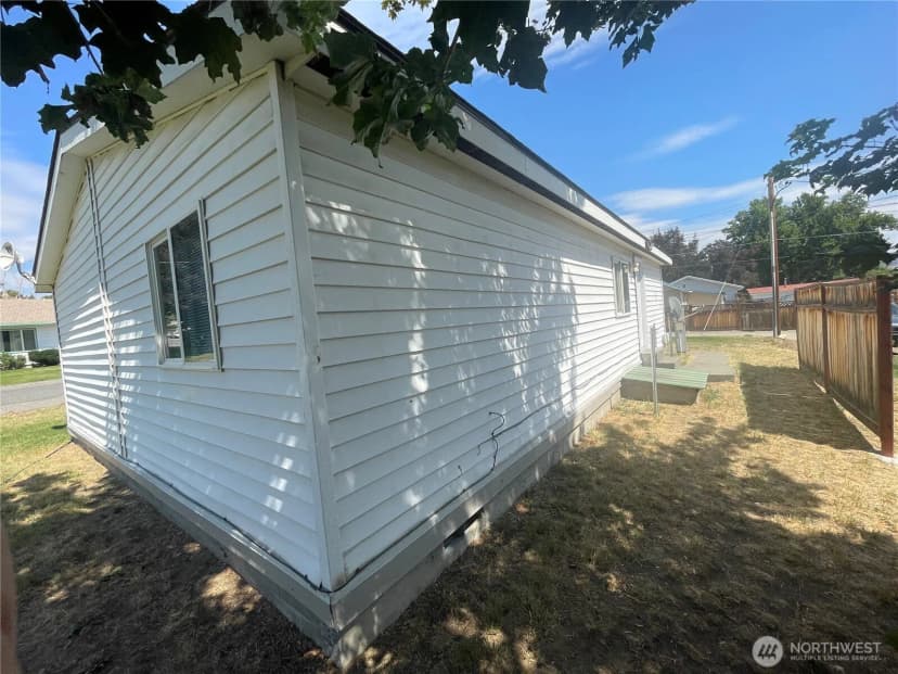 Property photo for 315 W Apple Avenue, Omak photo 6