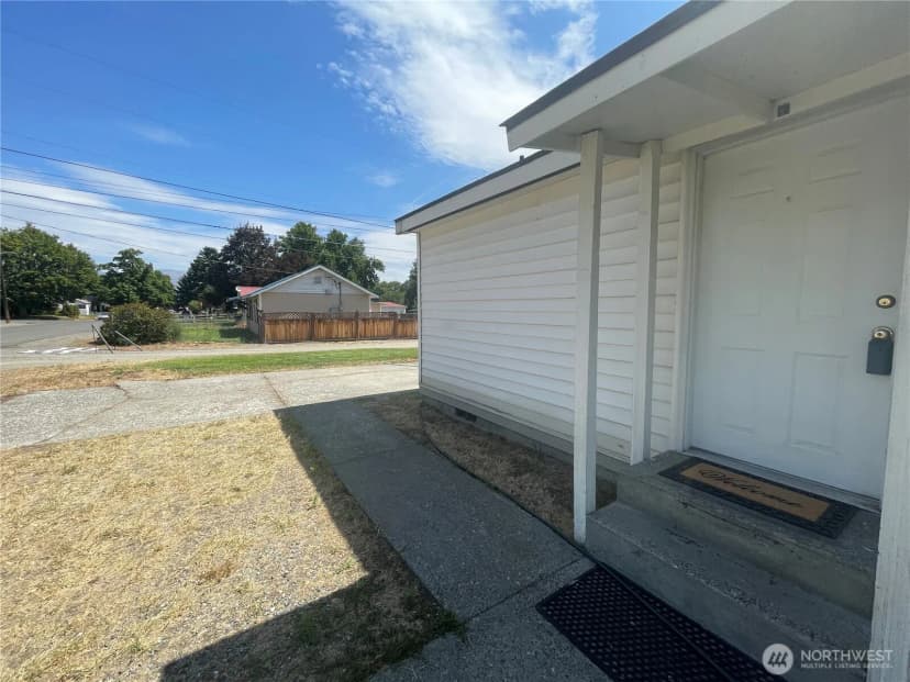 Property photo for 315 W Apple Avenue, Omak photo 8