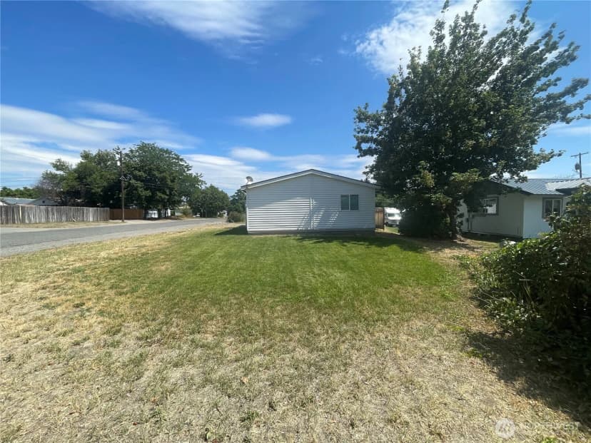 Property photo for 315 W Apple Avenue, Omak photo 4