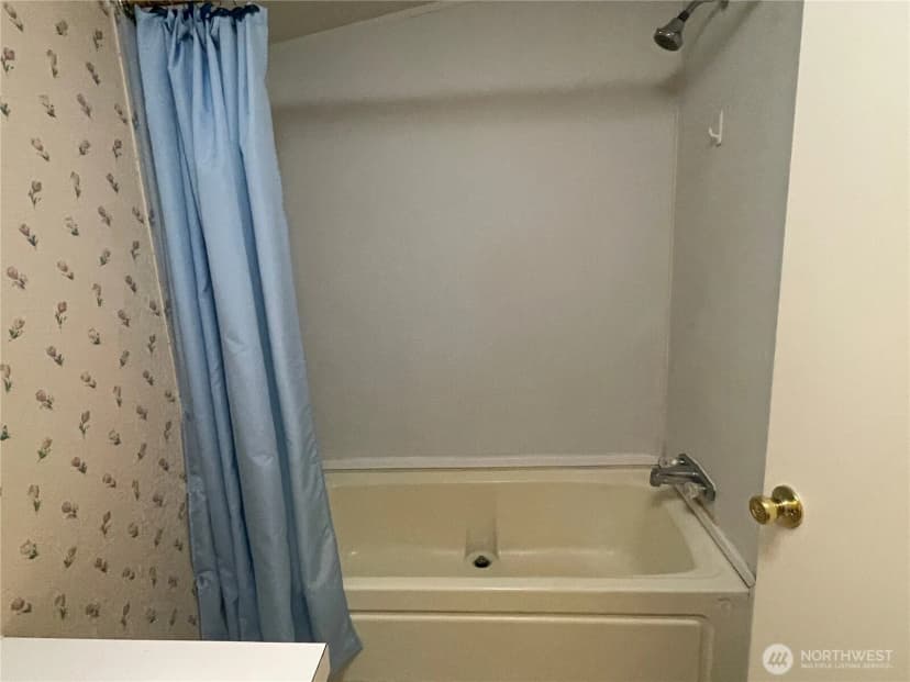 Property photo for 315 W Apple Avenue, Omak photo 14