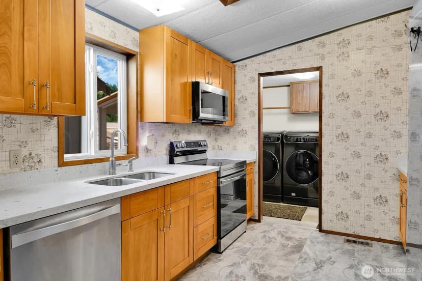 Property photo for 9009 219th Street Ct E, Graham photo 2