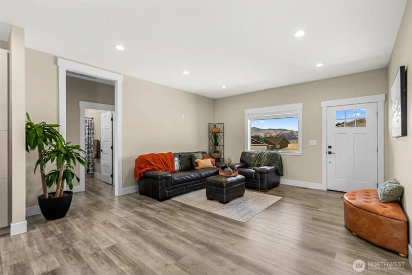 Property photo for 965 N Macaw Avenue, East Wenatchee photo 6