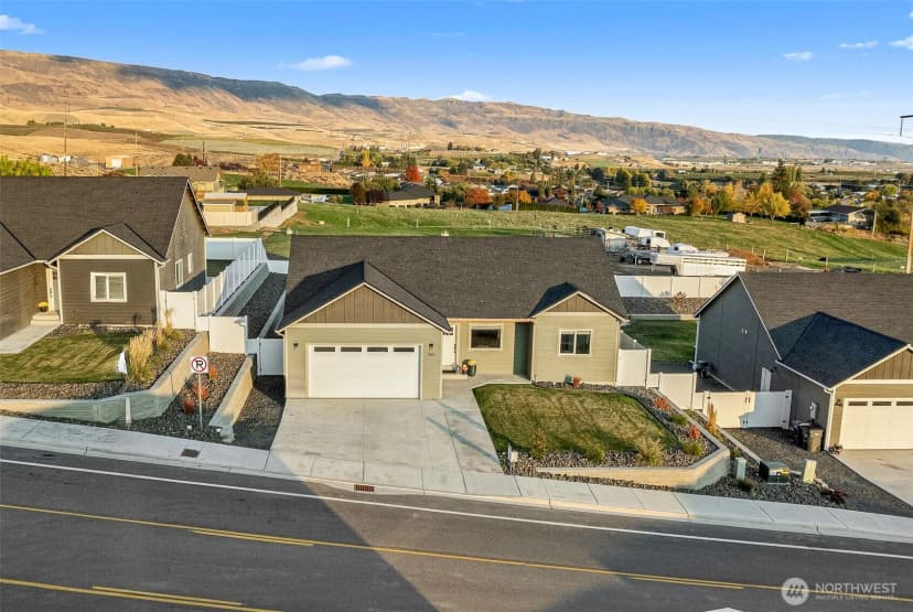 Property photo for 965 N Macaw Avenue, East Wenatchee photo 28