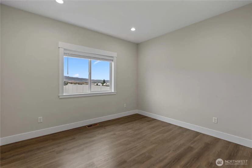 Property photo for 965 N Macaw Avenue, East Wenatchee photo 16