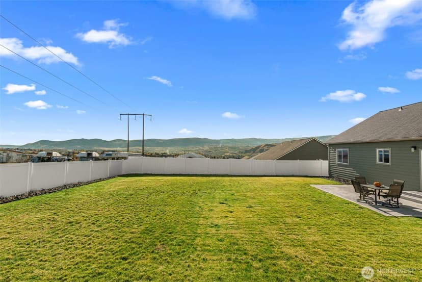 Property photo for 965 N Macaw Avenue, East Wenatchee photo 24