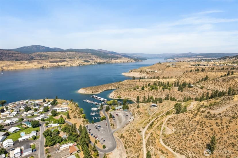 Property photo for 123 Blossom Court, Seven Bays photo 40