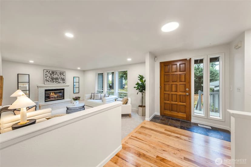 Property photo for 4025 W Lake Sammamish Pkwy Se, Bellevue photo 8