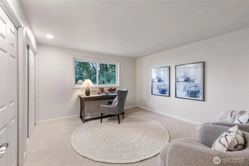 Property photo for 4025 W Lake Sammamish Pkwy Se, Bellevue photo 28