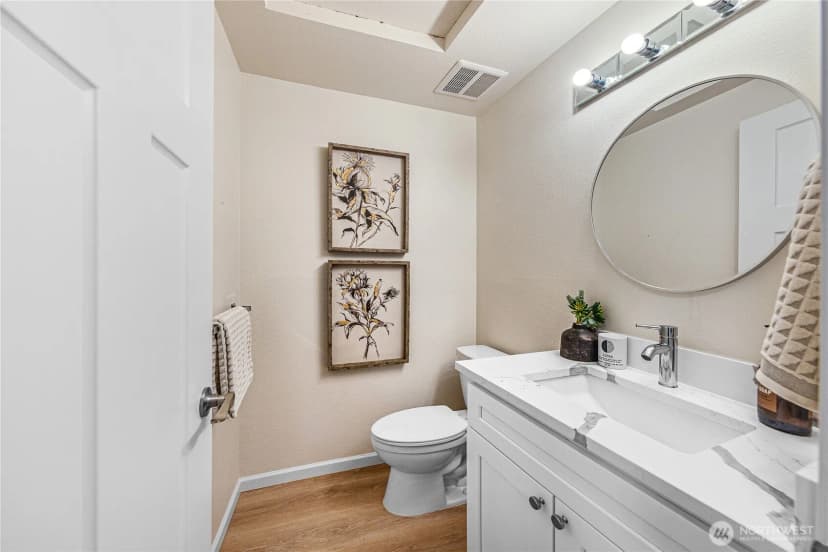 Property photo for 4025 W Lake Sammamish Pkwy Se, Bellevue photo 20