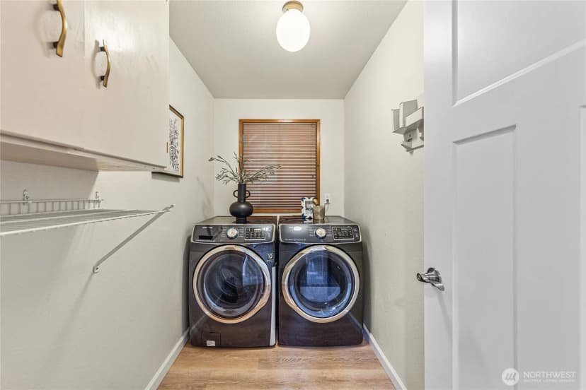 Property photo for 4025 W Lake Sammamish Pkwy Se, Bellevue photo 27